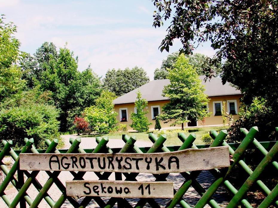 Agroturystyka Pod Modrzewiami Новы-Томысль Экстерьер фото
